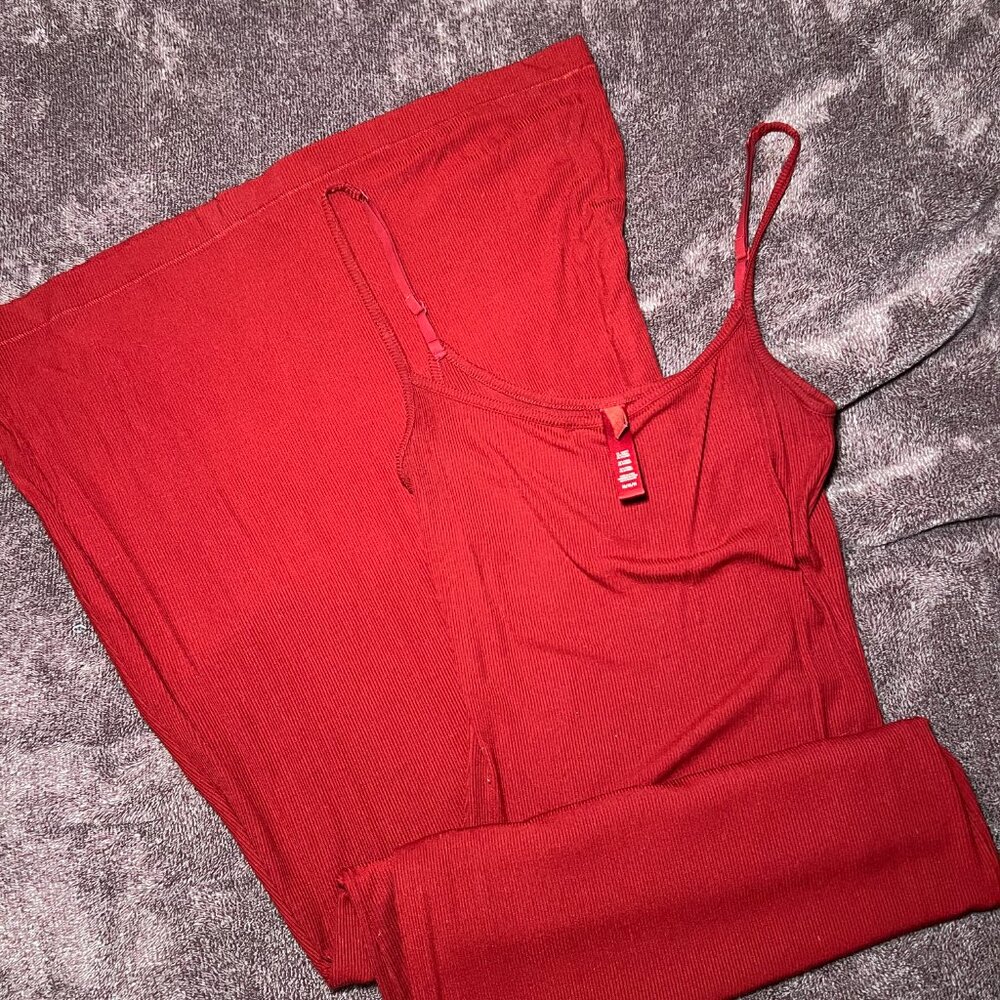 SKIMS SOFT LOUNGE LONG SLIP BRICK RED